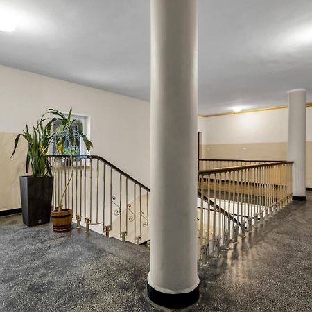 Metro Politechnika 3-Bedroom Apartment Varşova Dış mekan fotoğraf