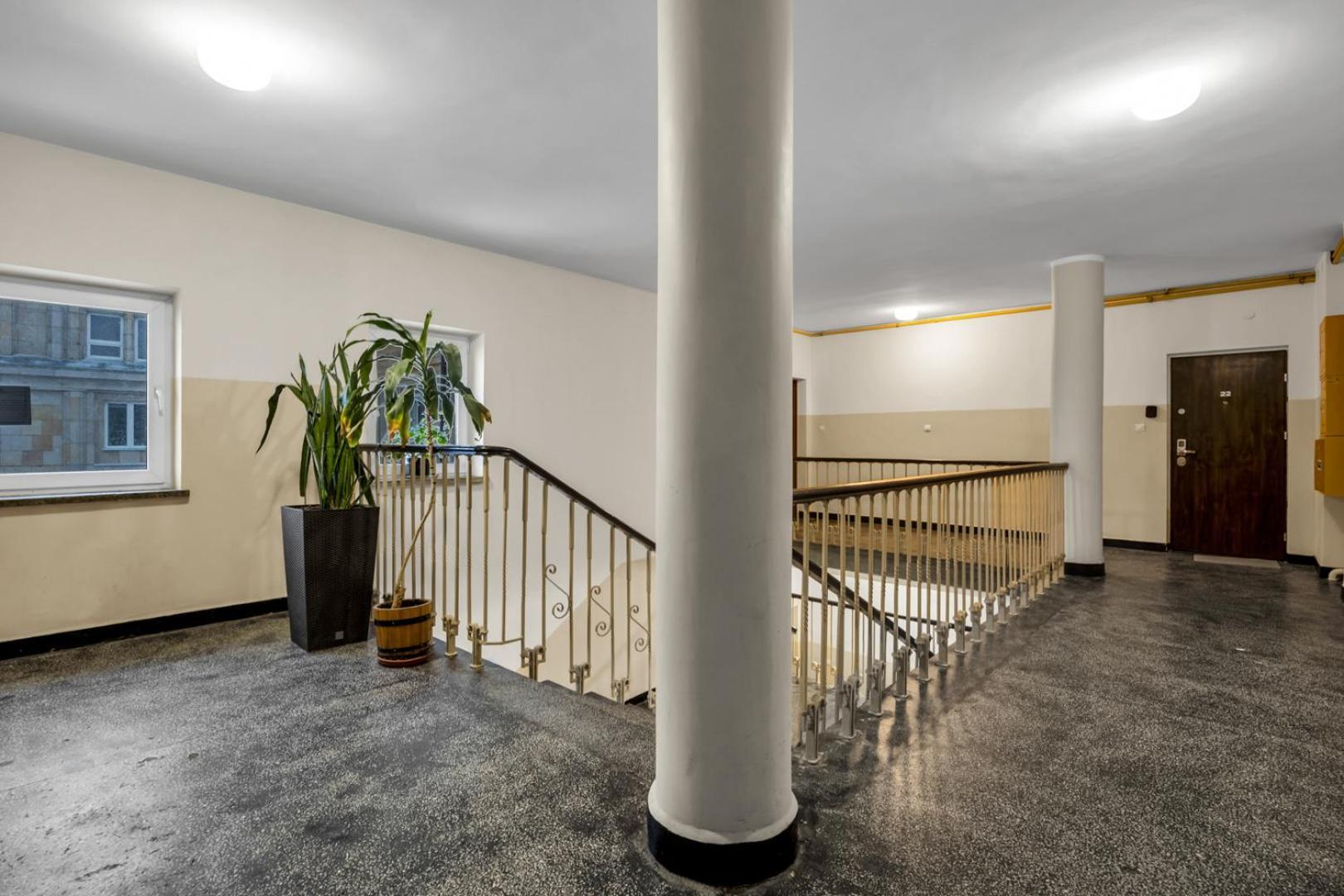 Metro Politechnika 3-Bedroom Apartment Varşova Dış mekan fotoğraf