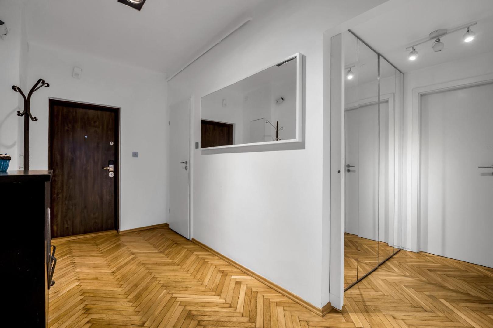 Metro Politechnika 3-Bedroom Apartment Varşova Dış mekan fotoğraf